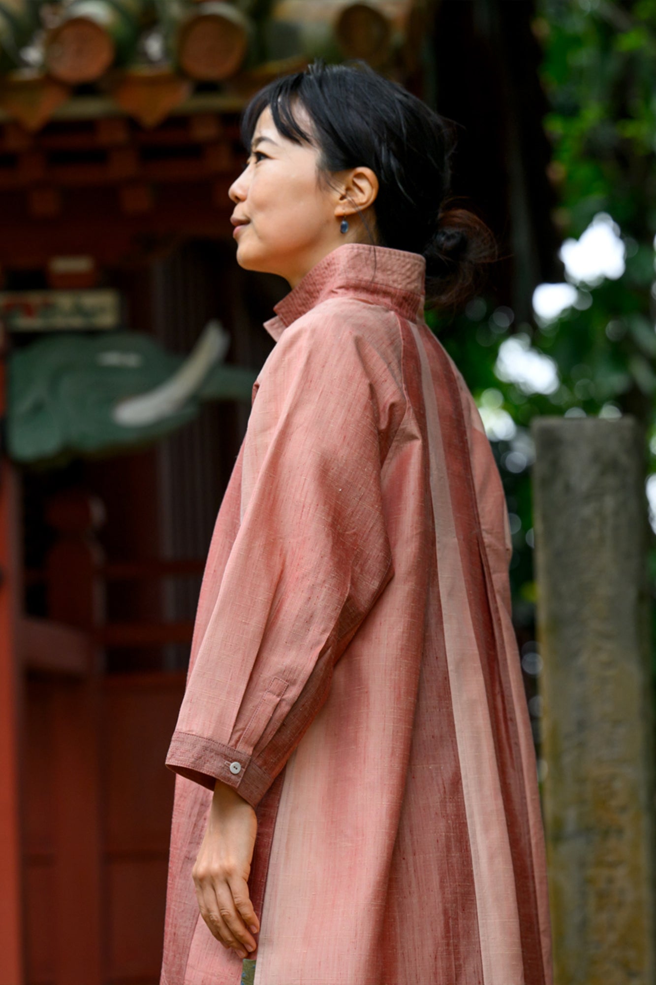 染大島紬からワンピースコート 着物リメイク大島紬 ワンピースコート - メルカリ