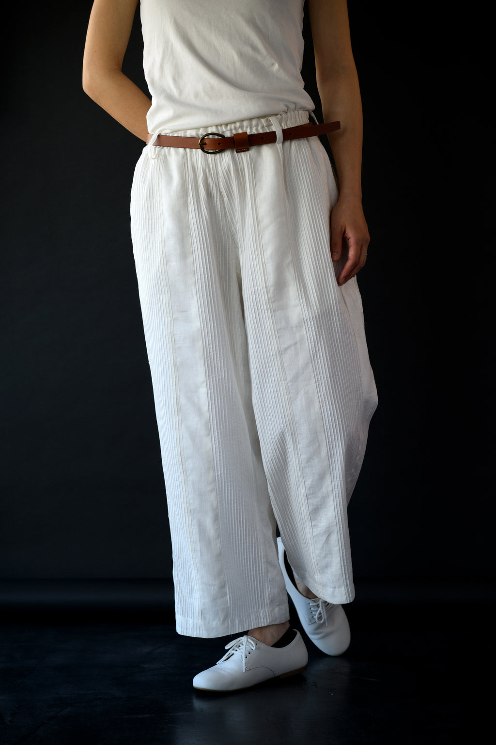 White linen cotton pintuck pants
