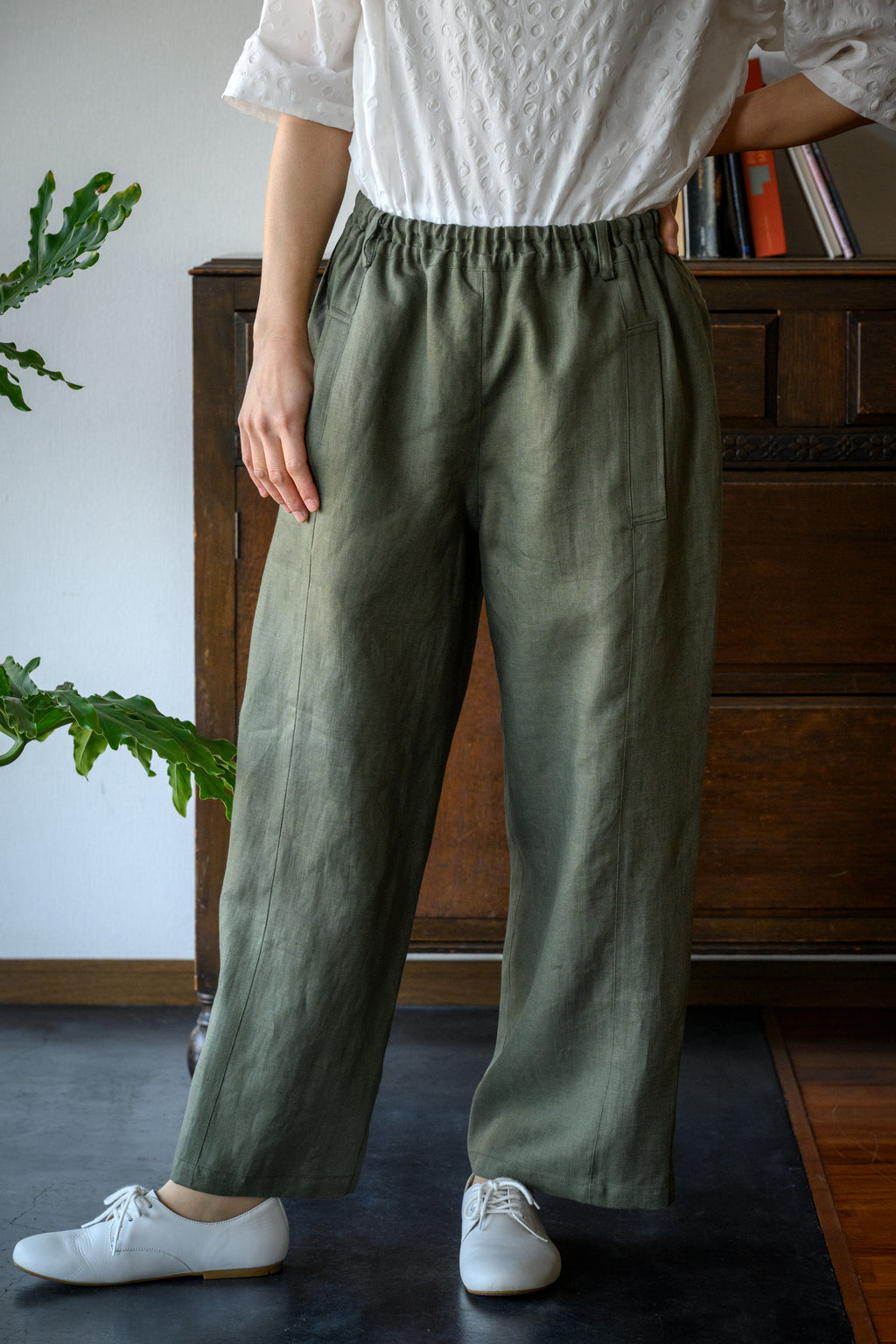 Linen straight pants<br> KH