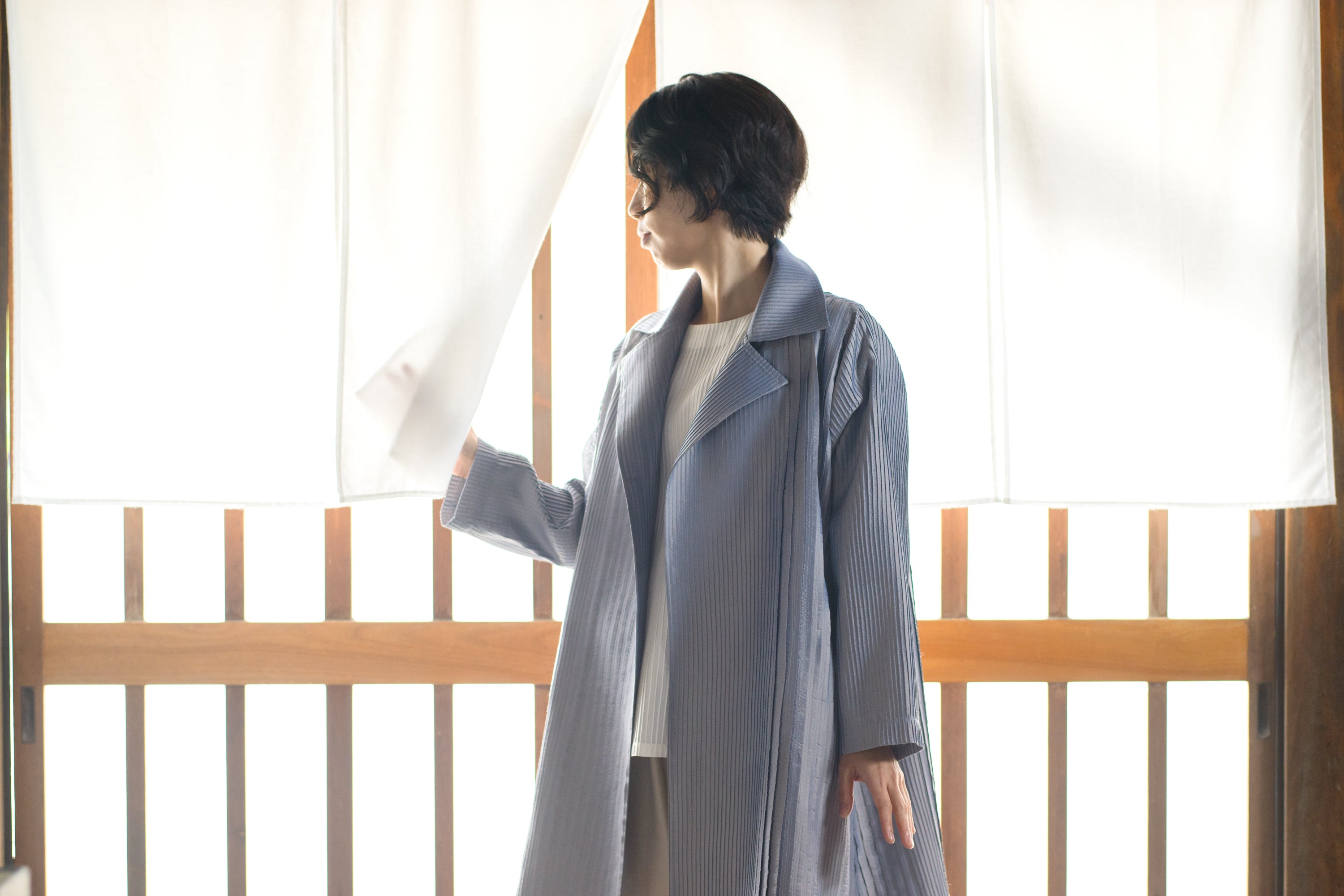 手織りシルクピンタック<br>ロングジャケット