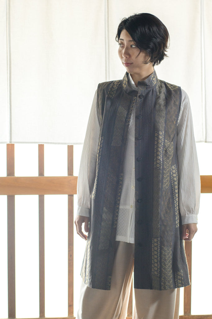 更紗刺繍本場大島紬ロングベスト1 | ムー・ジュ ムナカタ