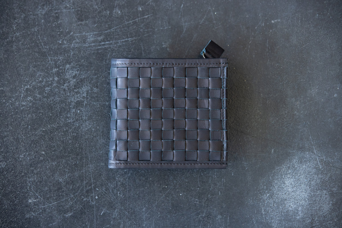 Mesh leather that becomes softer with use