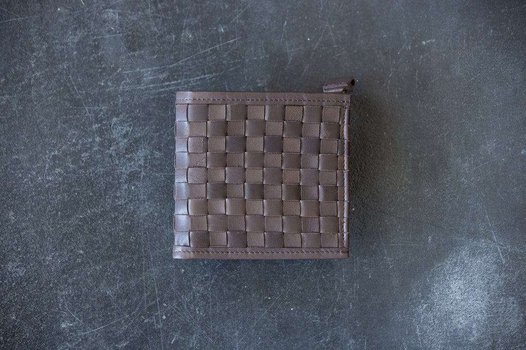 Mesh leather that becomes softer with use