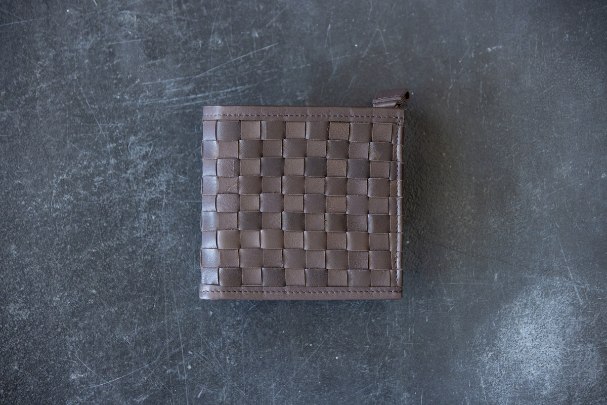 Mesh leather that becomes softer with use