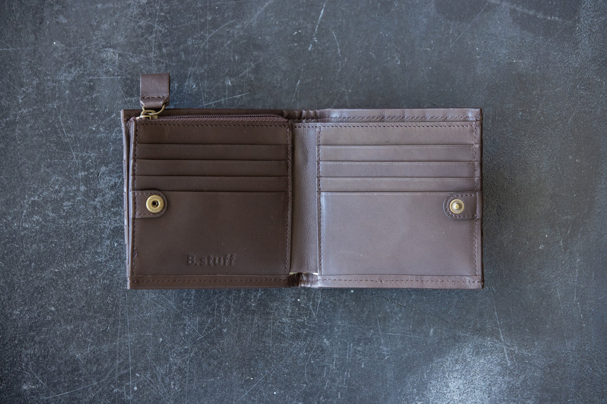 Mesh leather that becomes softer with use